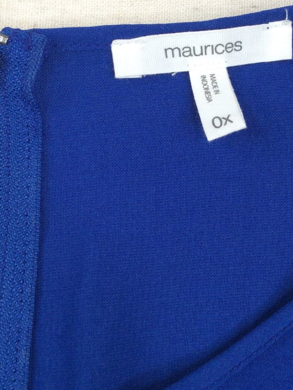 Maurices Top Women's Size 0X Royal Blue Short Roll Cuff Sleeve Back Zip - Picture 6 of 7